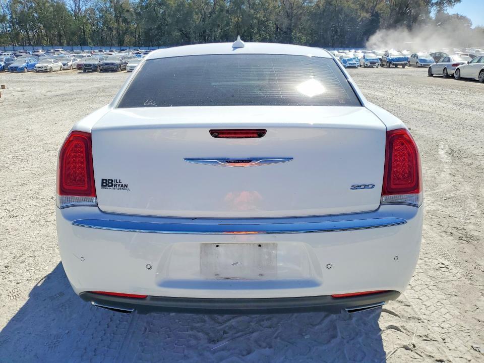 2018 Chrysler 300 Limited
