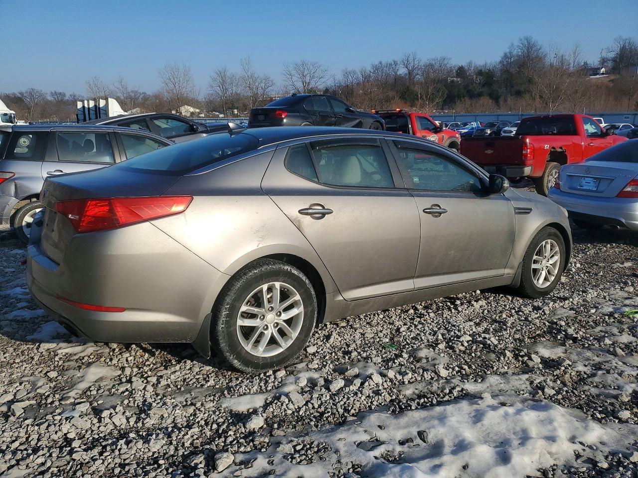 2013 KIA Optima lx