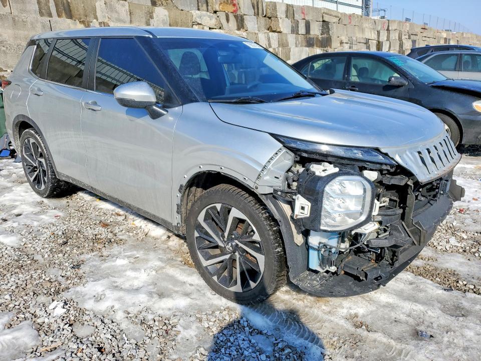 2022 Mitsubishi Outlander es