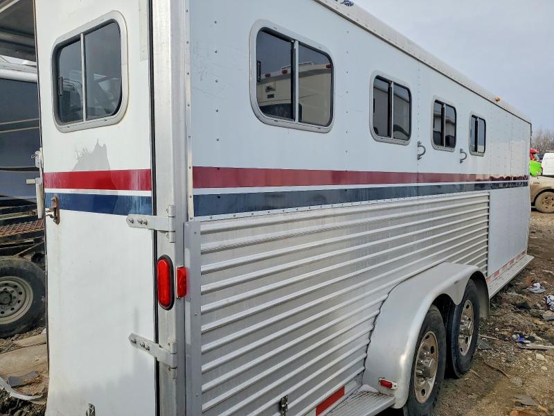 2000 Mobilive 2001 Featherlite Livestock Trailer
