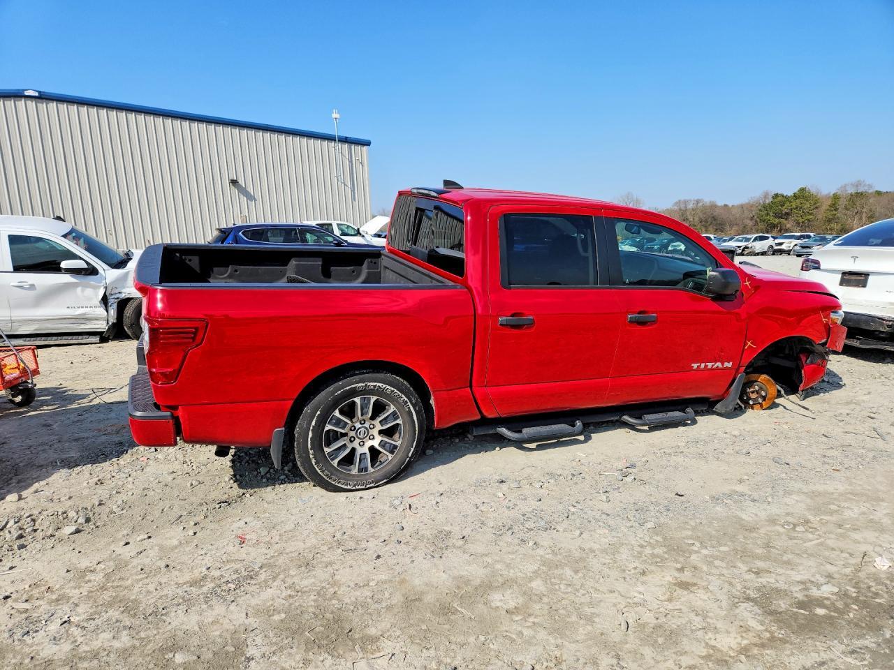 2022 Nissan Titan SV