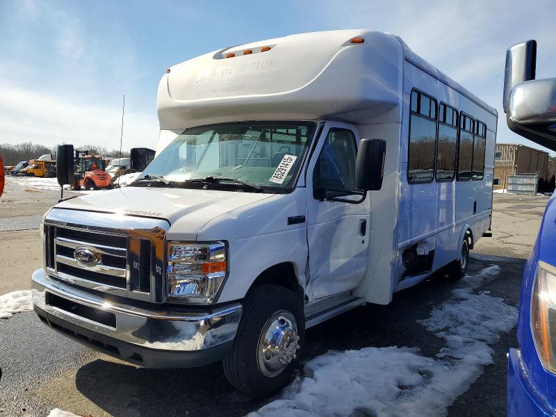 2017 Ford E450 Shuttle bus