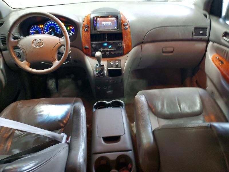 2010 Toyota Sienna xle