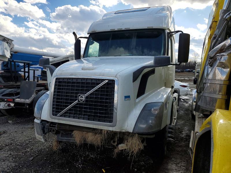 2016 Volv O VNL Semi Truck