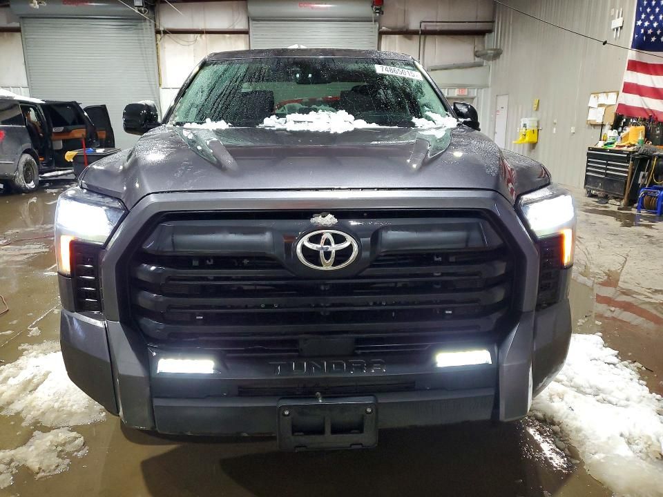 2022 Toyota Tundra SR5