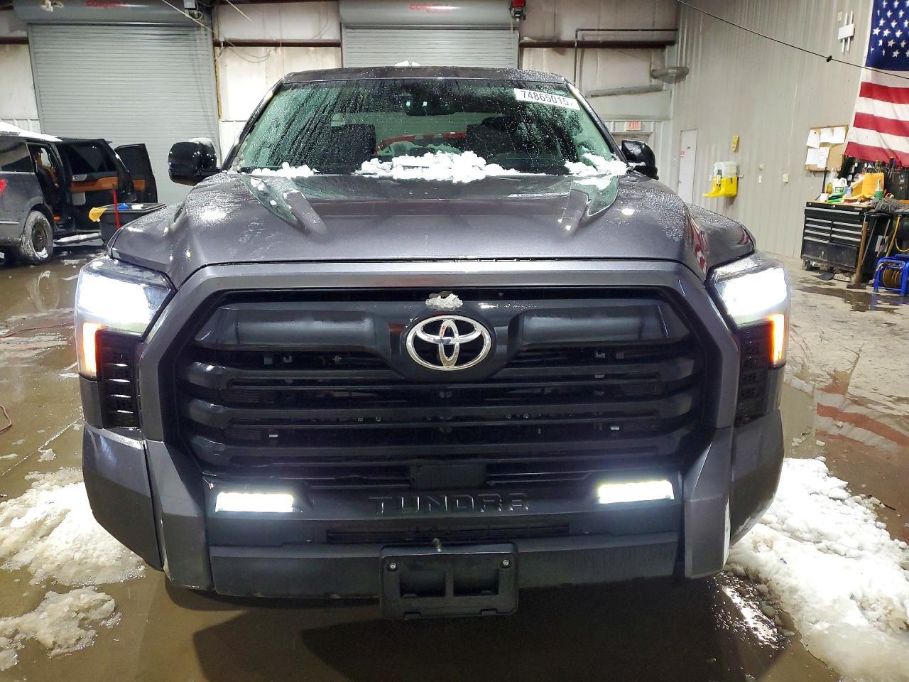 2022 Toyota Tundra SR5