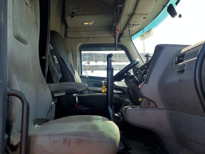 2015 Kenworth T680 Semi Truck