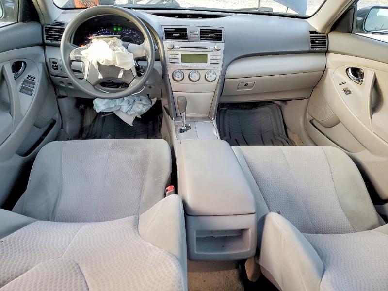 2010 Toyota Camry le