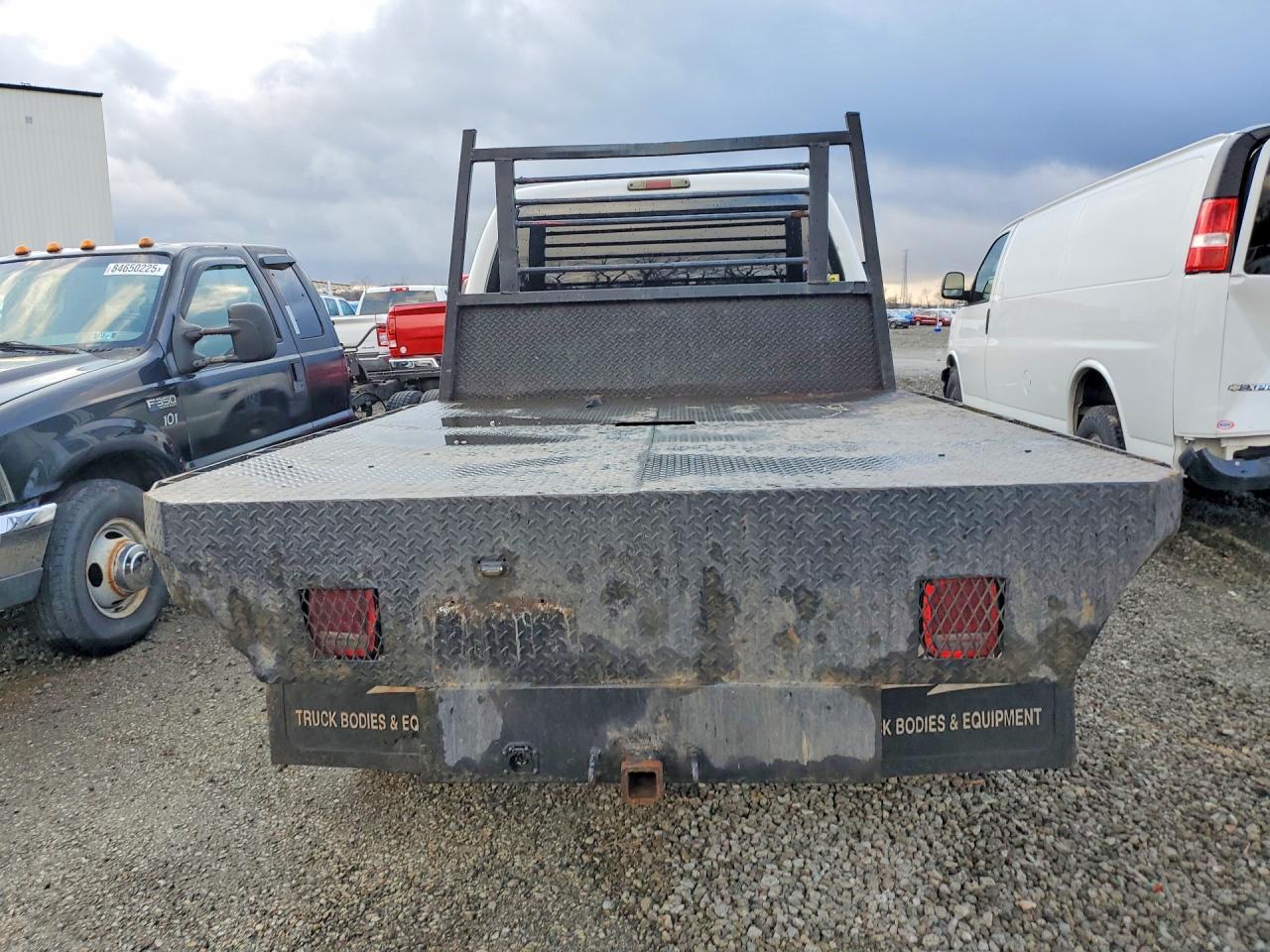 2009 Ford F350 Super Duty Flatbed Truck