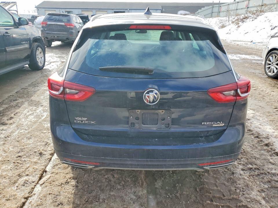 2018 Buick Regal Tourx Essence