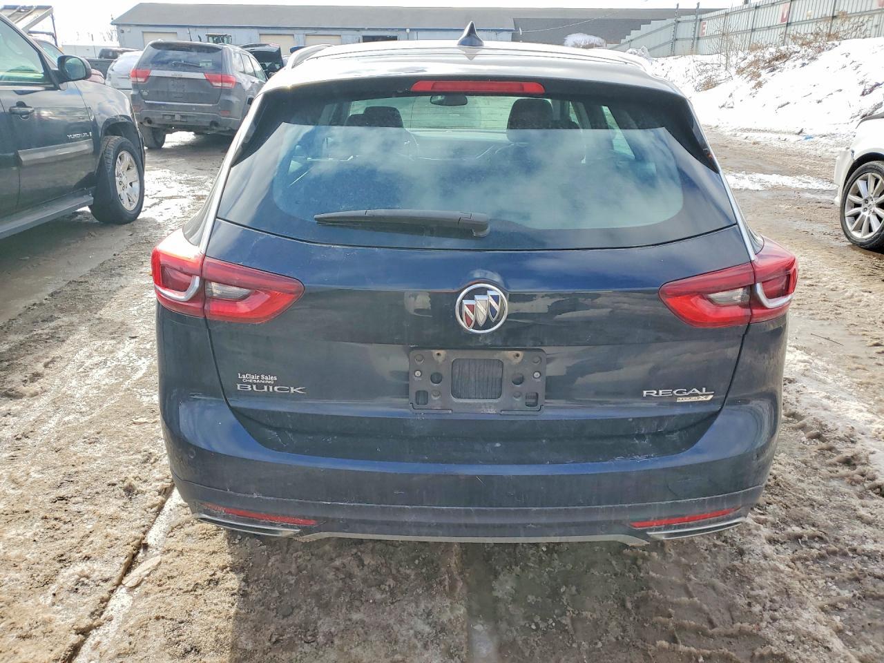 2018 Buick Regal Tourx Essence