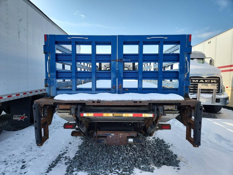 2016 Freightliner Business Class M2 Semi Truck