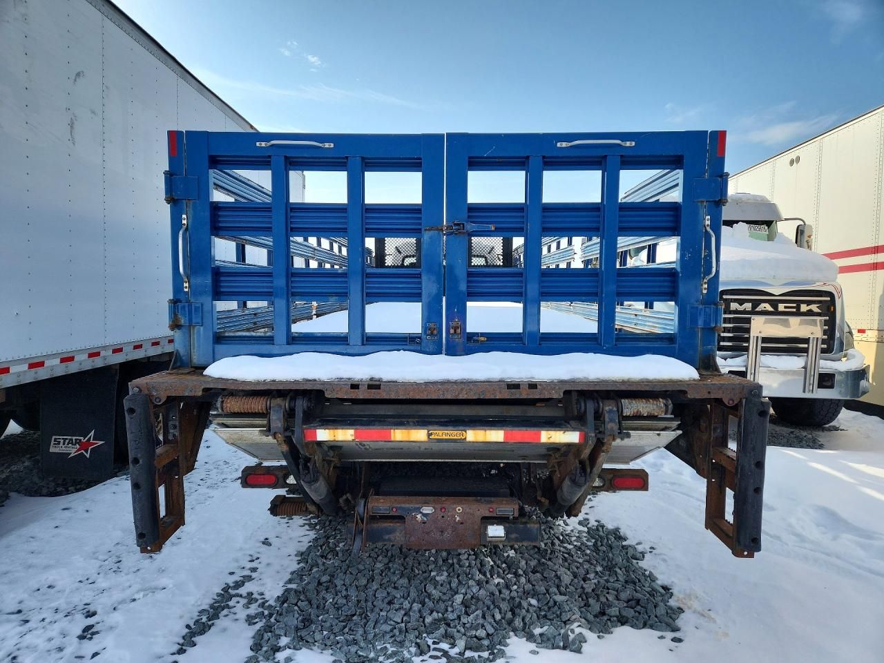 2016 Freightliner Business Class M2 Semi Truck