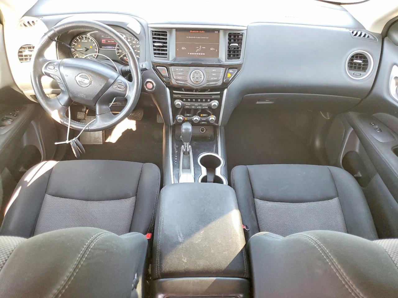 2017 Nissan Pathfinder s