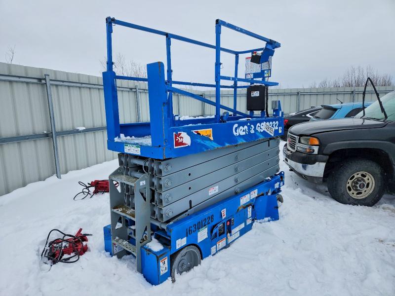 2016 Generac Lift-Scissor Lift