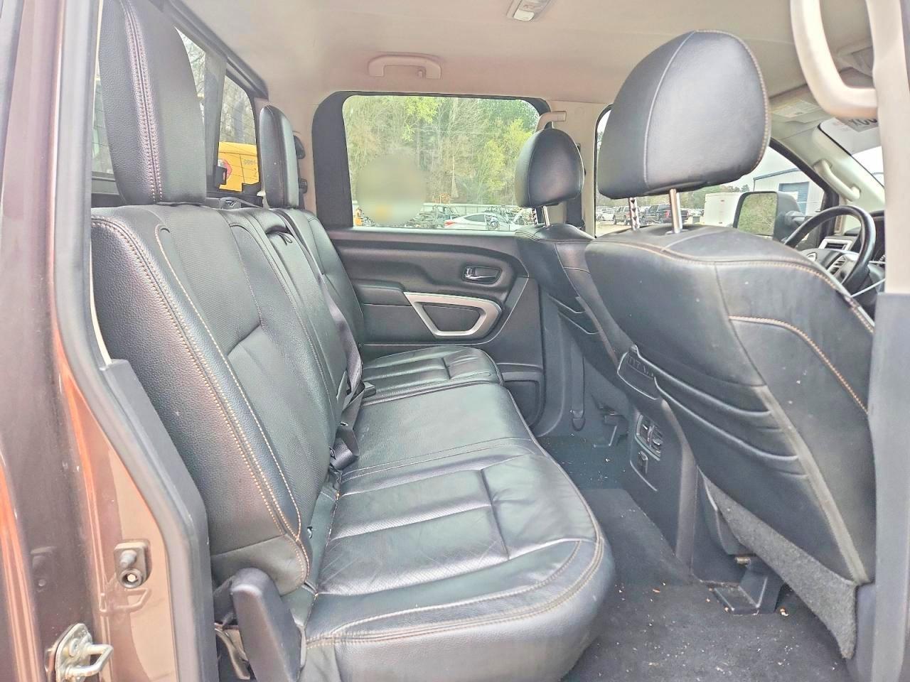 2017 Nissan Titan SV