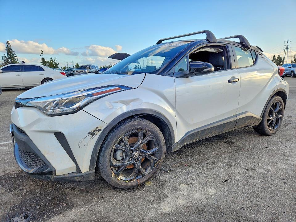 2022 Toyota C-hr xle