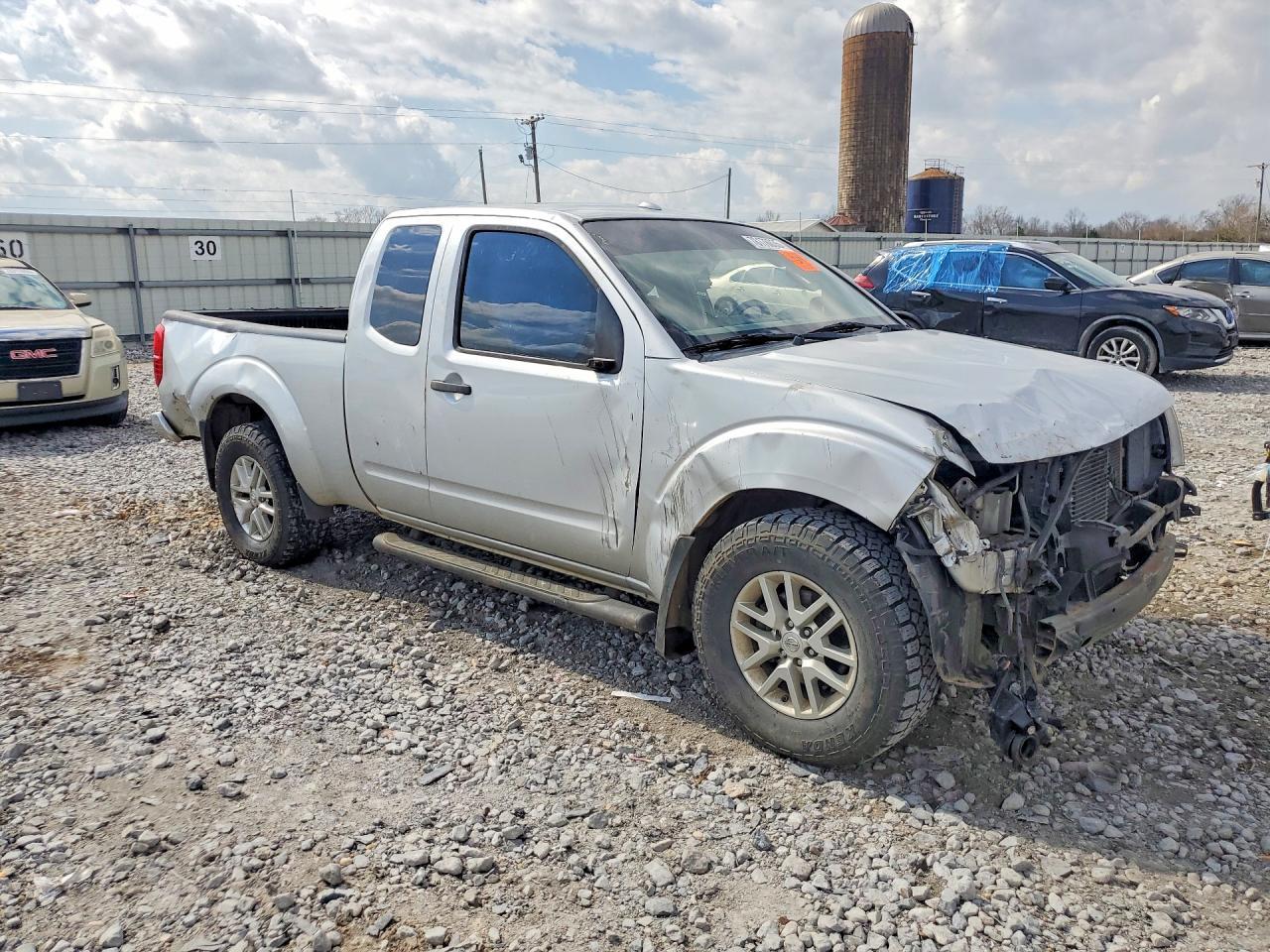 2014 Niss Frontier SV