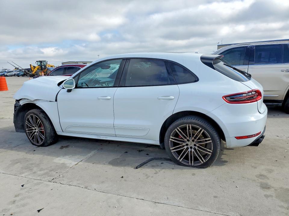 2016 Porsche Macan Turbo
