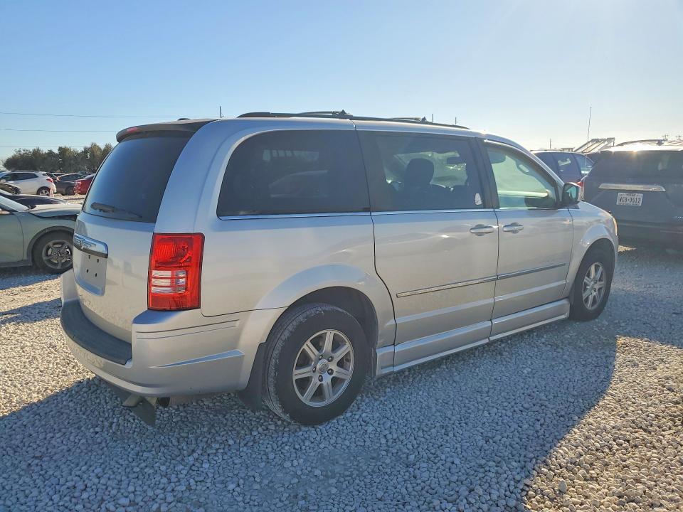 2010 Chrysler Town & Country Touring