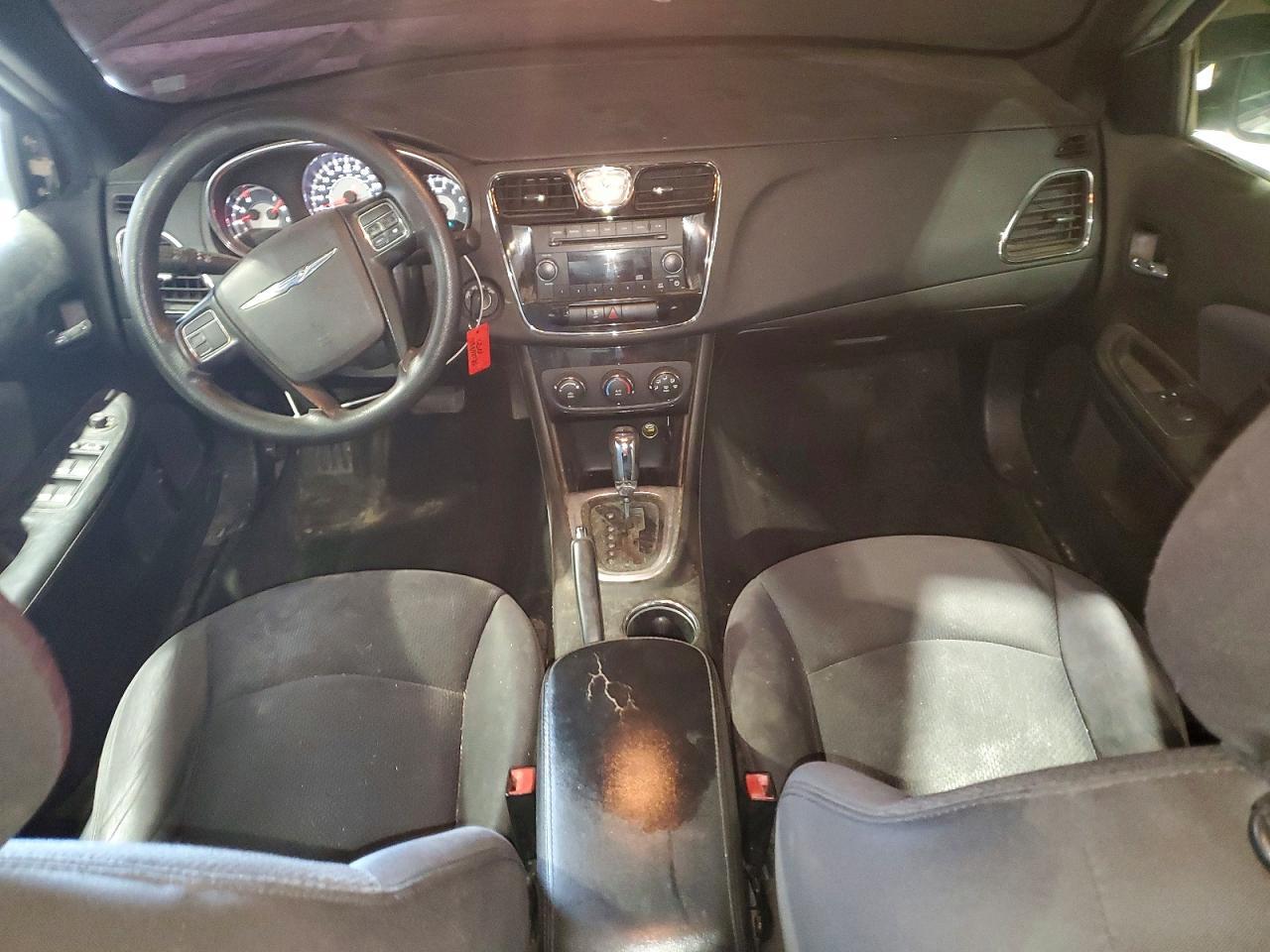 2013 Chrysler 200