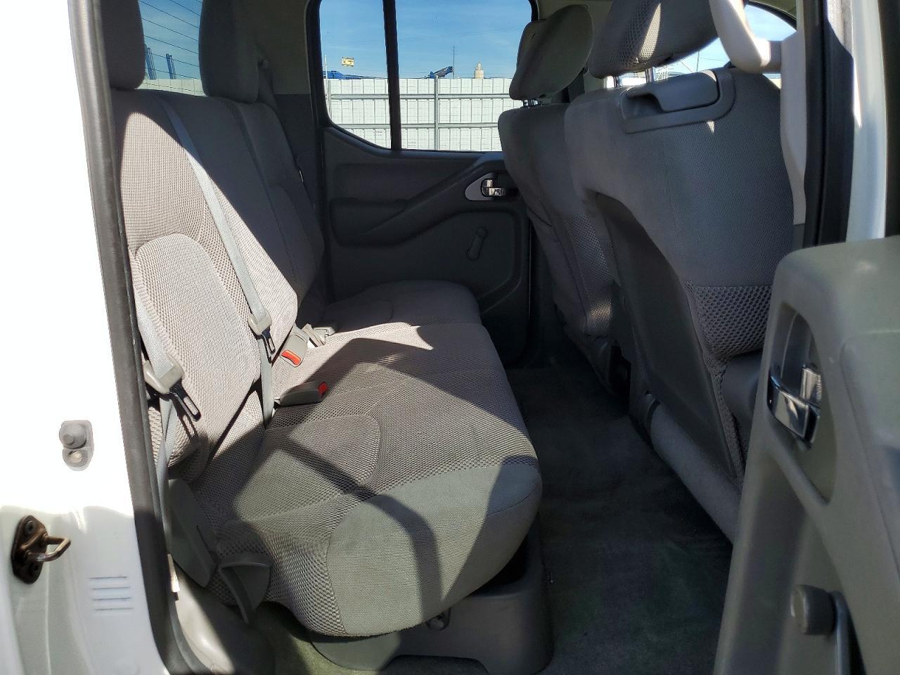 2014 Nissan Frontier S