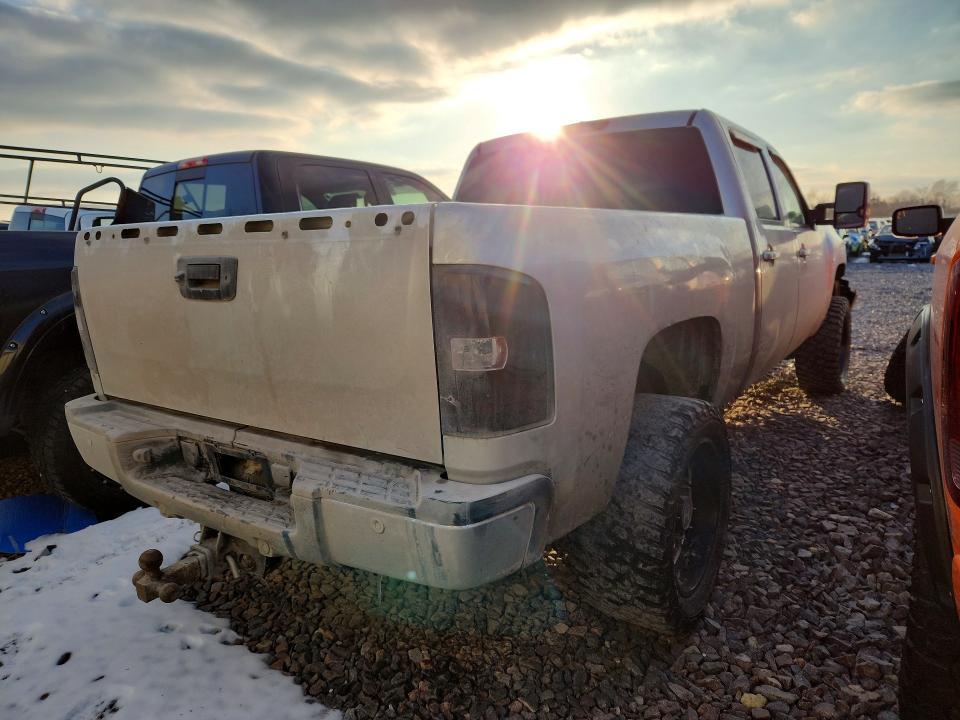 2011 Chev Rolet Silverado HD 2500 4W