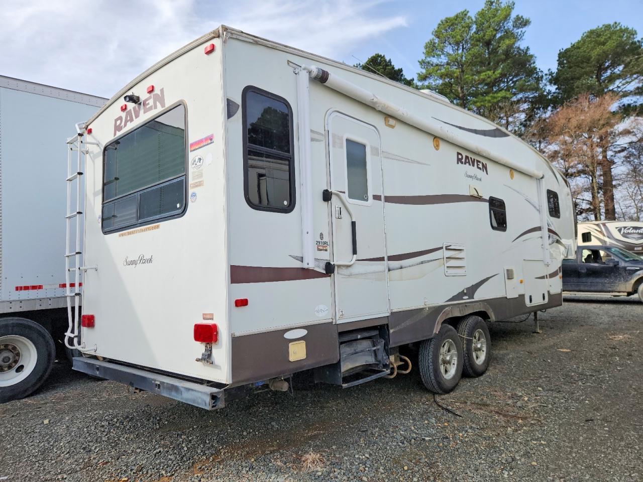 2012 Winnebago Raven Camper