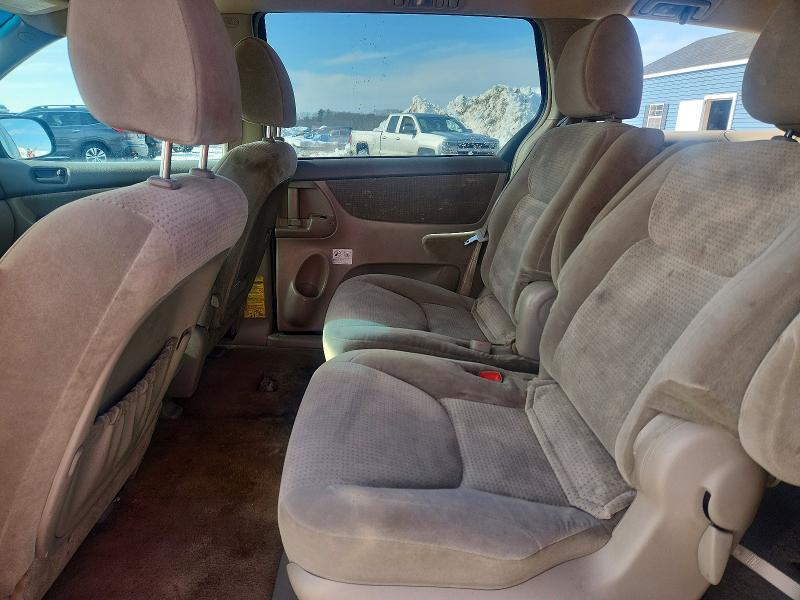 2010 Toyota Sienna ce