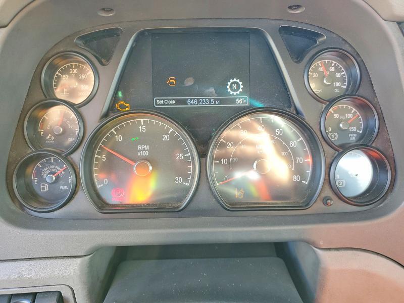 2015 Peterbilt 579 box Truck