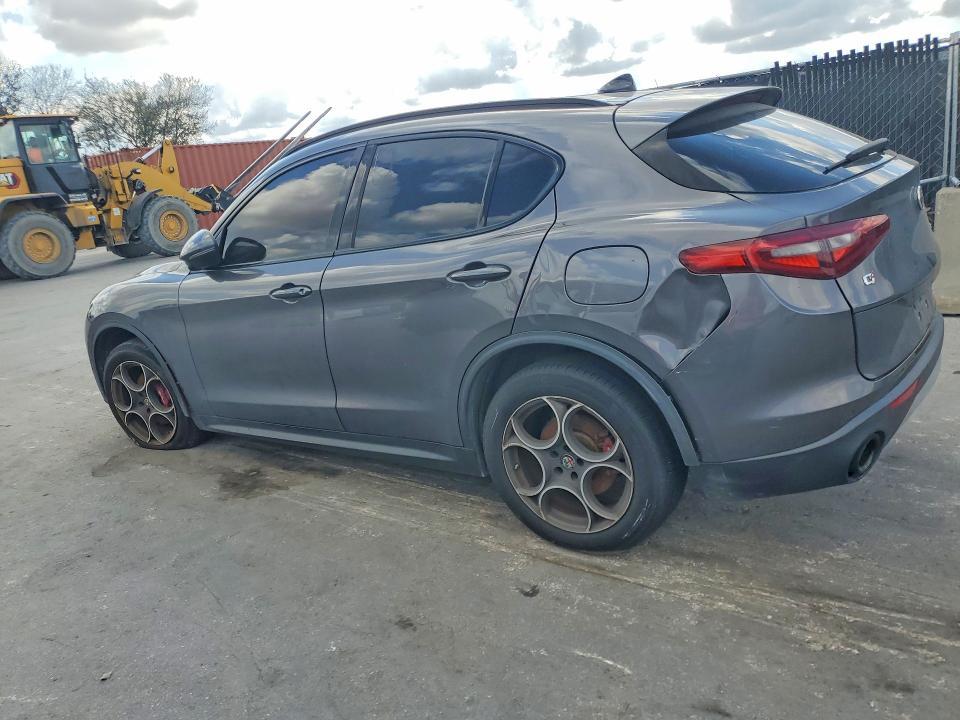 2018 Alfa Romeo Stelvio Sport