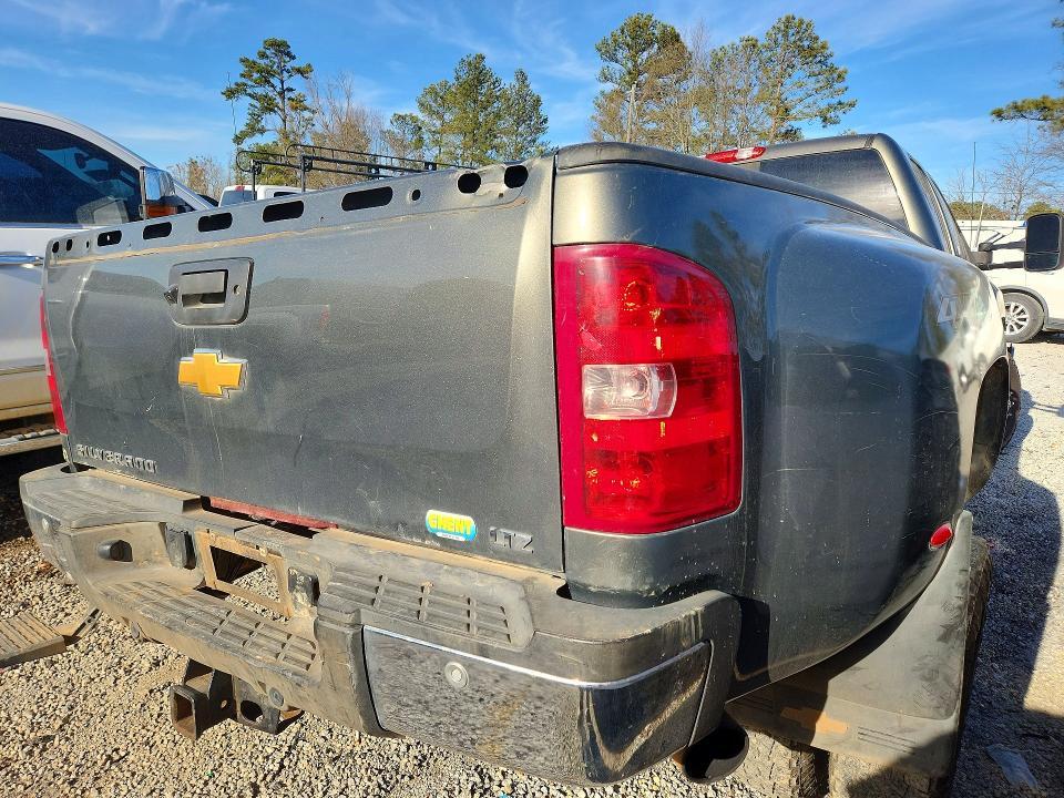 2011 Chevrolet Silverado K3500 ltz