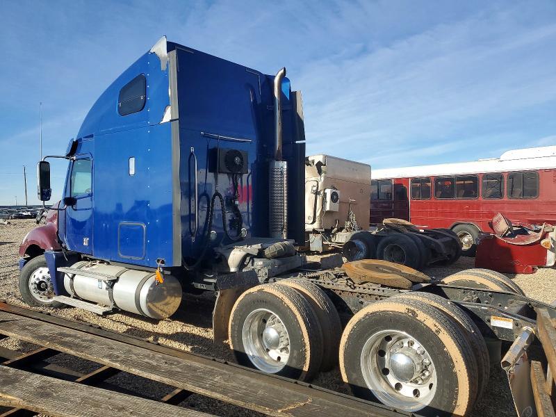 2018 Freightliner Columbia Semi Truck