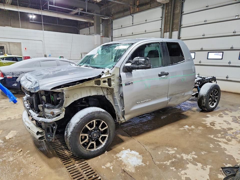 2016 Toyota Tundra Double cab sr
