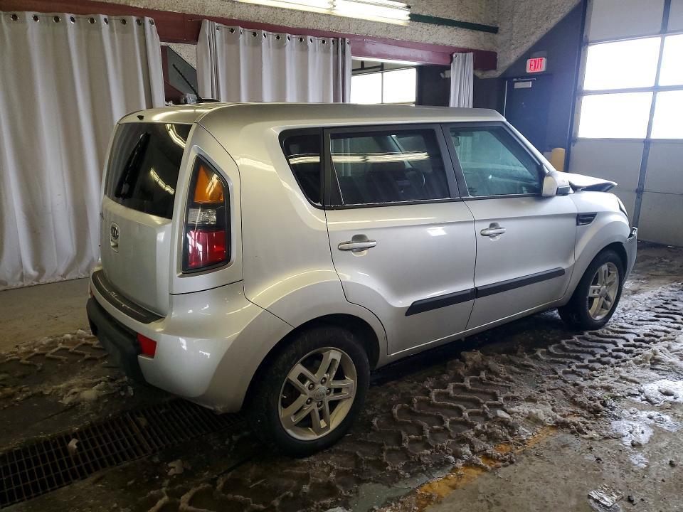 2011 KIA Soul +