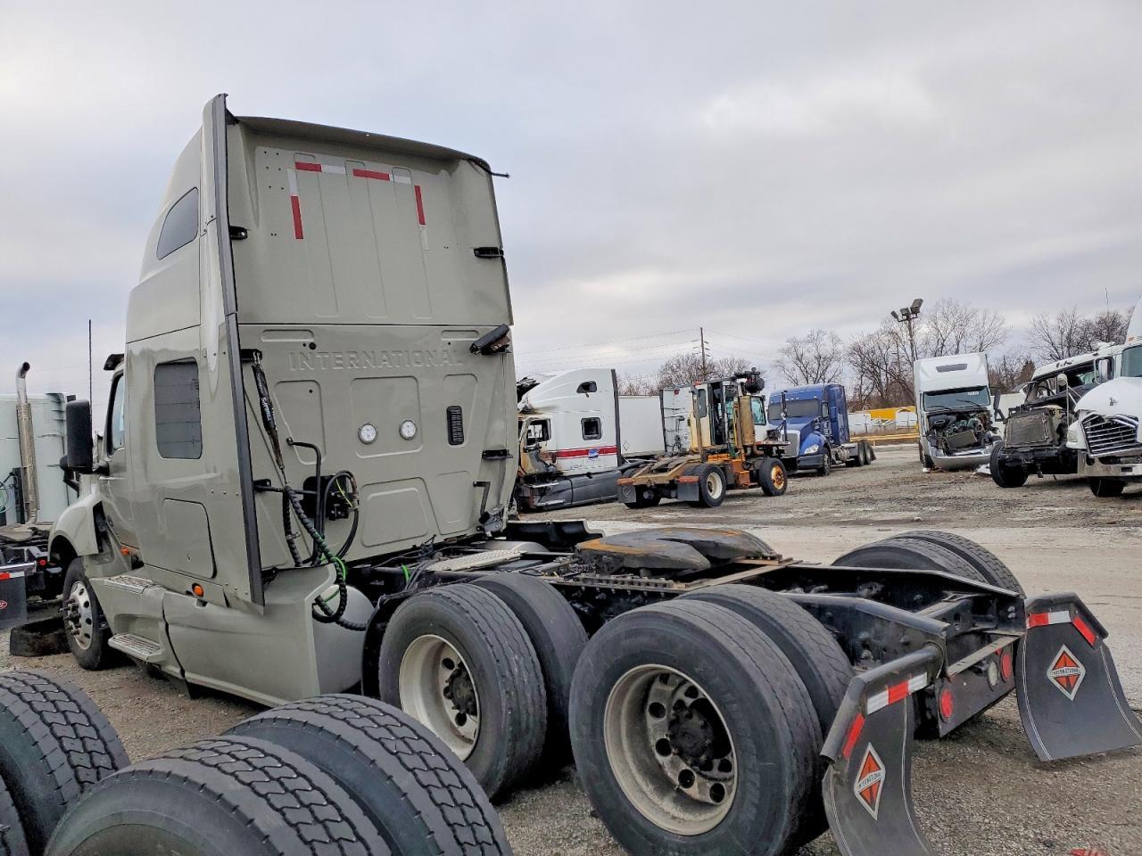 2023 International LT625