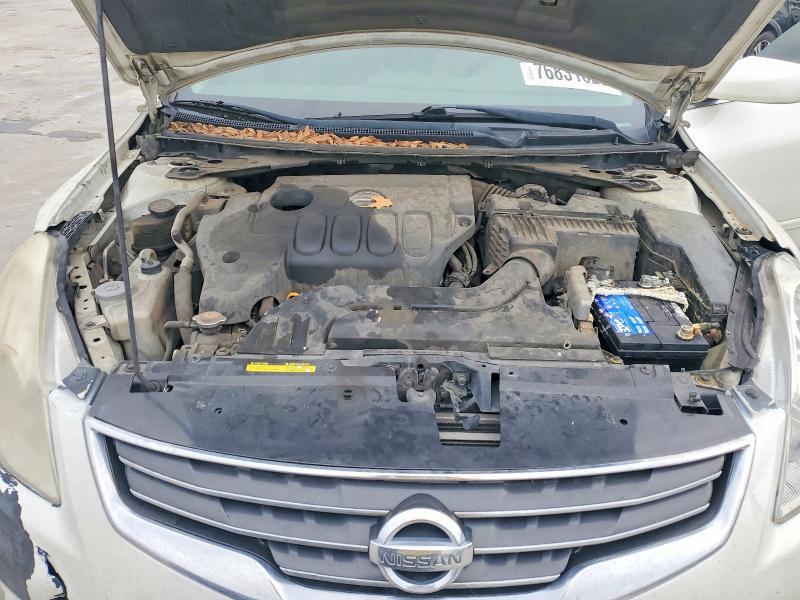 2010 Nissan Altima Base