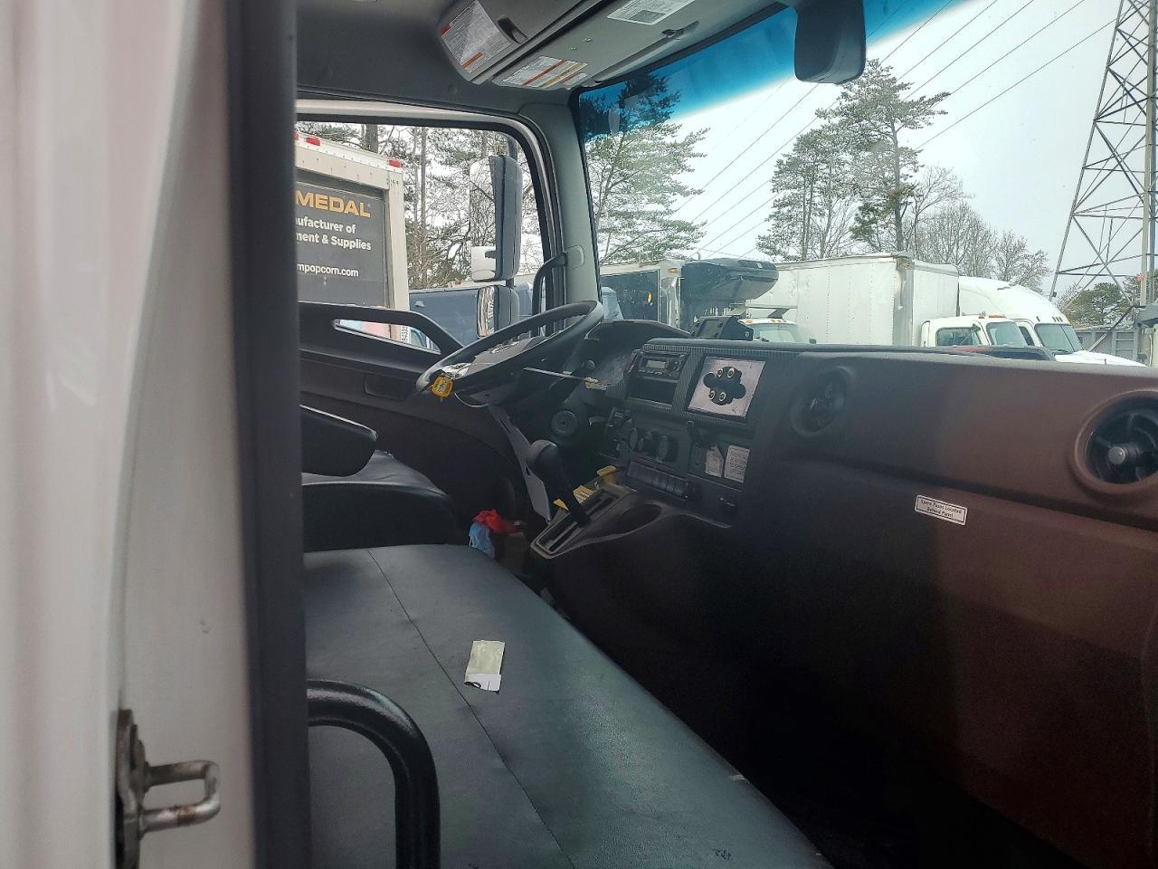 2023 Hino L6 Refrigerated BOX Truck
