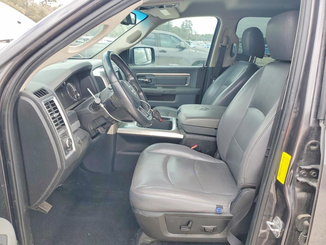 2016 Dodge Ram 1500 slt