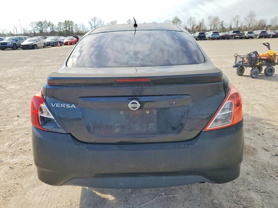 2015 Nissan Versa s