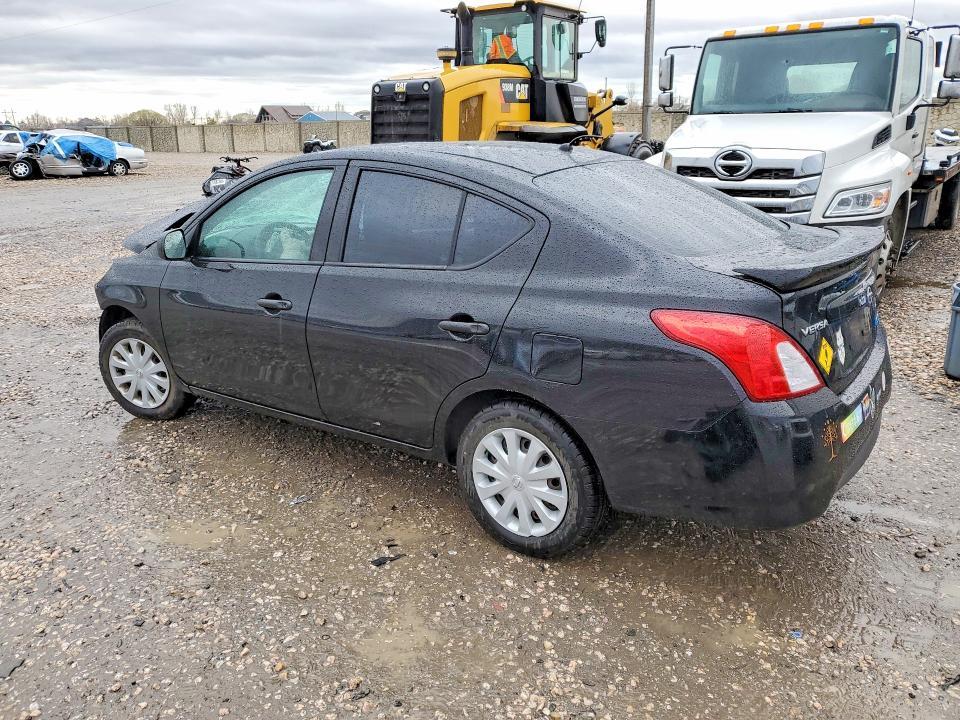 2015 Nissan Versa 1.6 s Plus