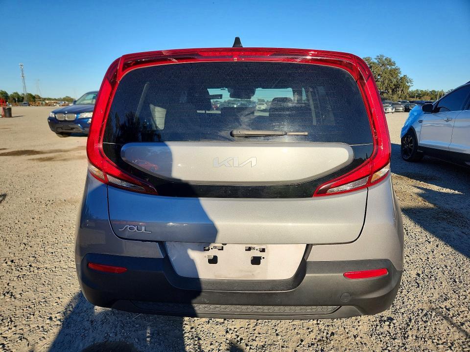 2022 KIA Soul lx
