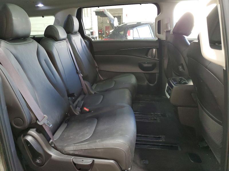 2025 KIA Carnival sx