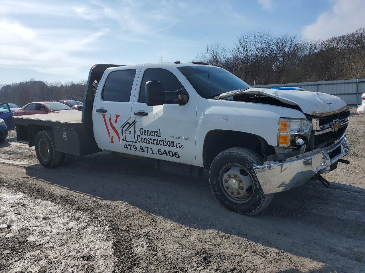 2013 Chevrolet Silverado Flatbed Truck