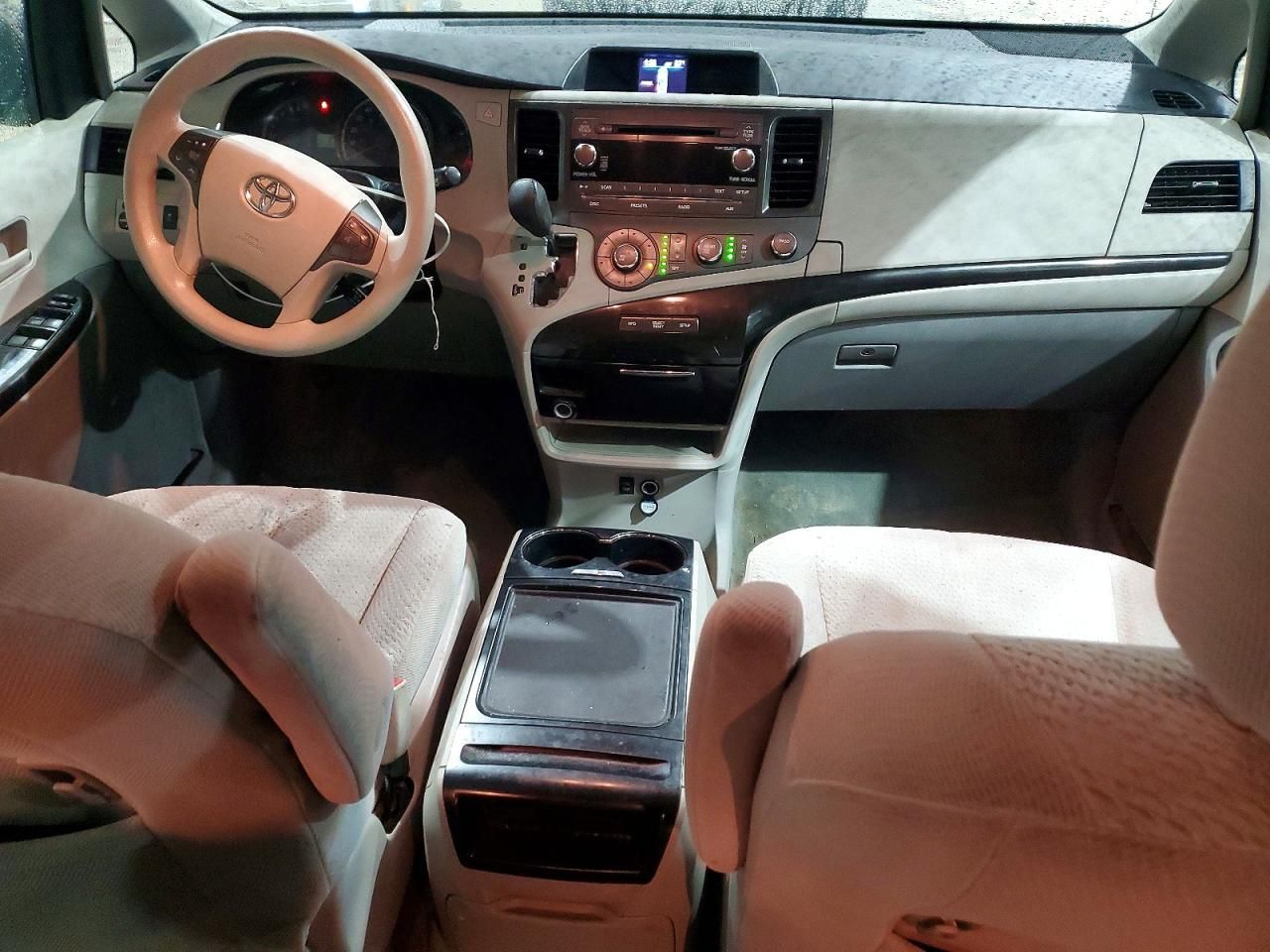 2012 Toyota Sienna le