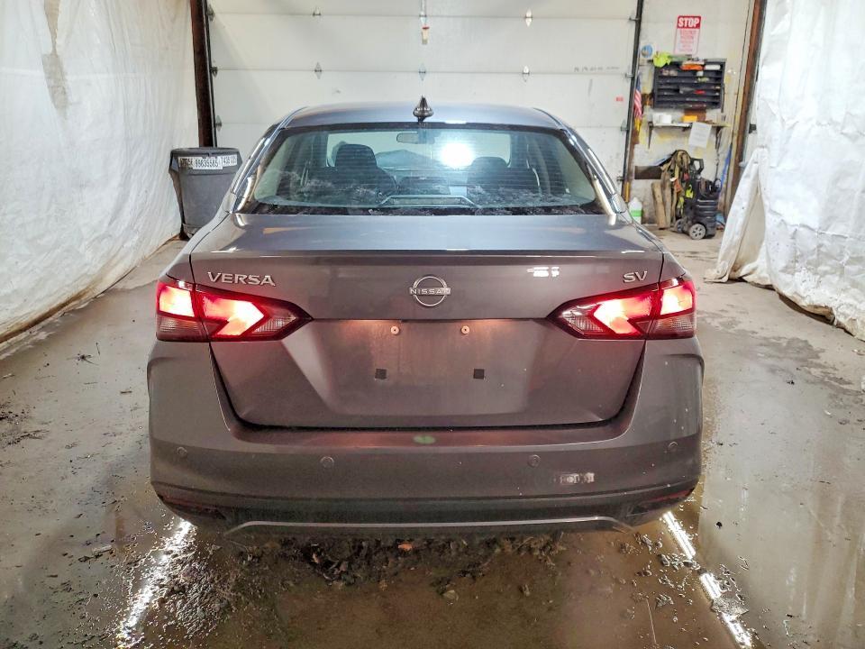 2024 Nissan Versa sv