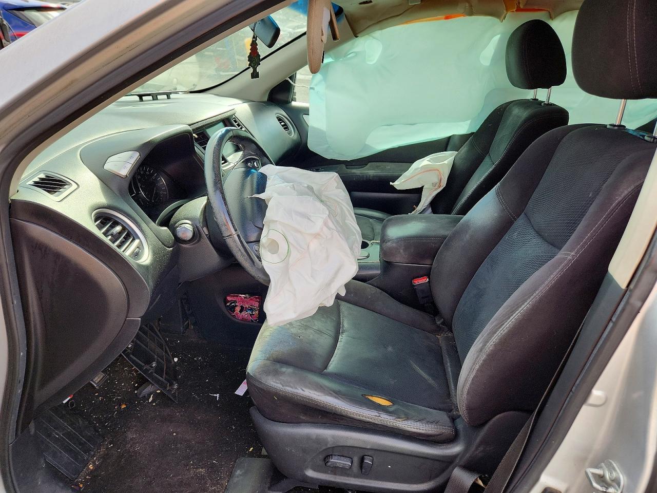 2014 Nissan Pathfinder s