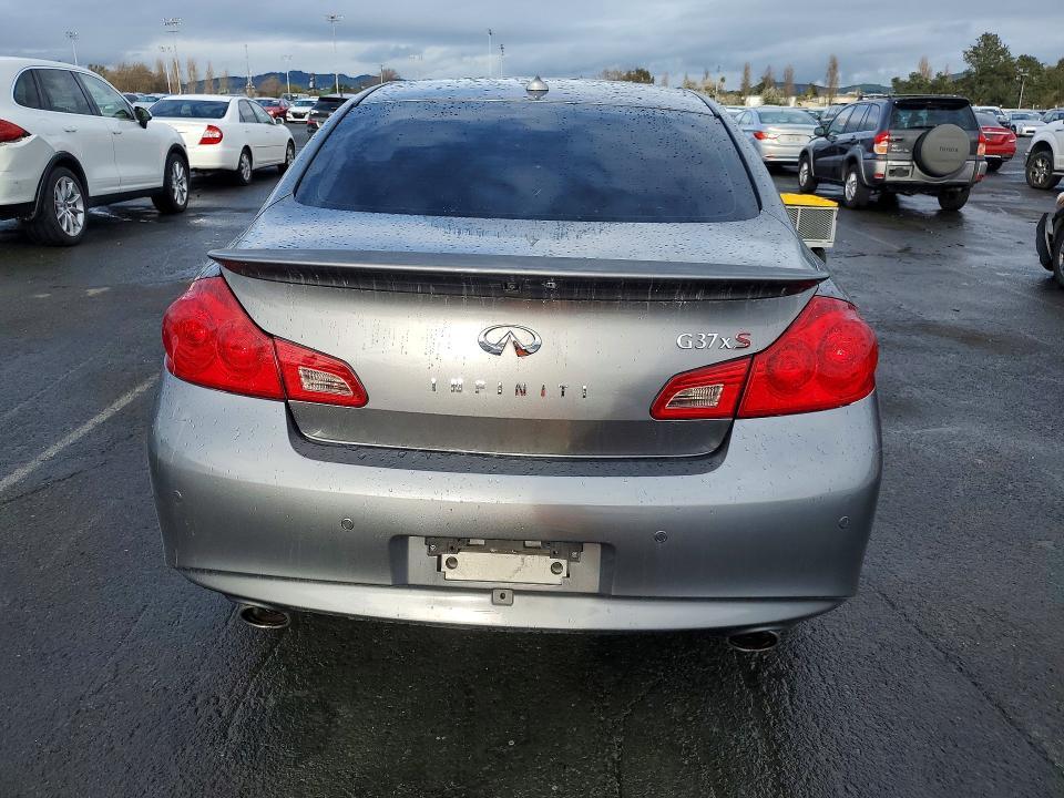 2010 Infiniti G37