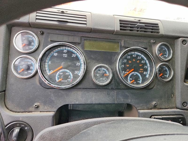 2015 Freigliner 2015 Freightliner Cascadia Semi Truck