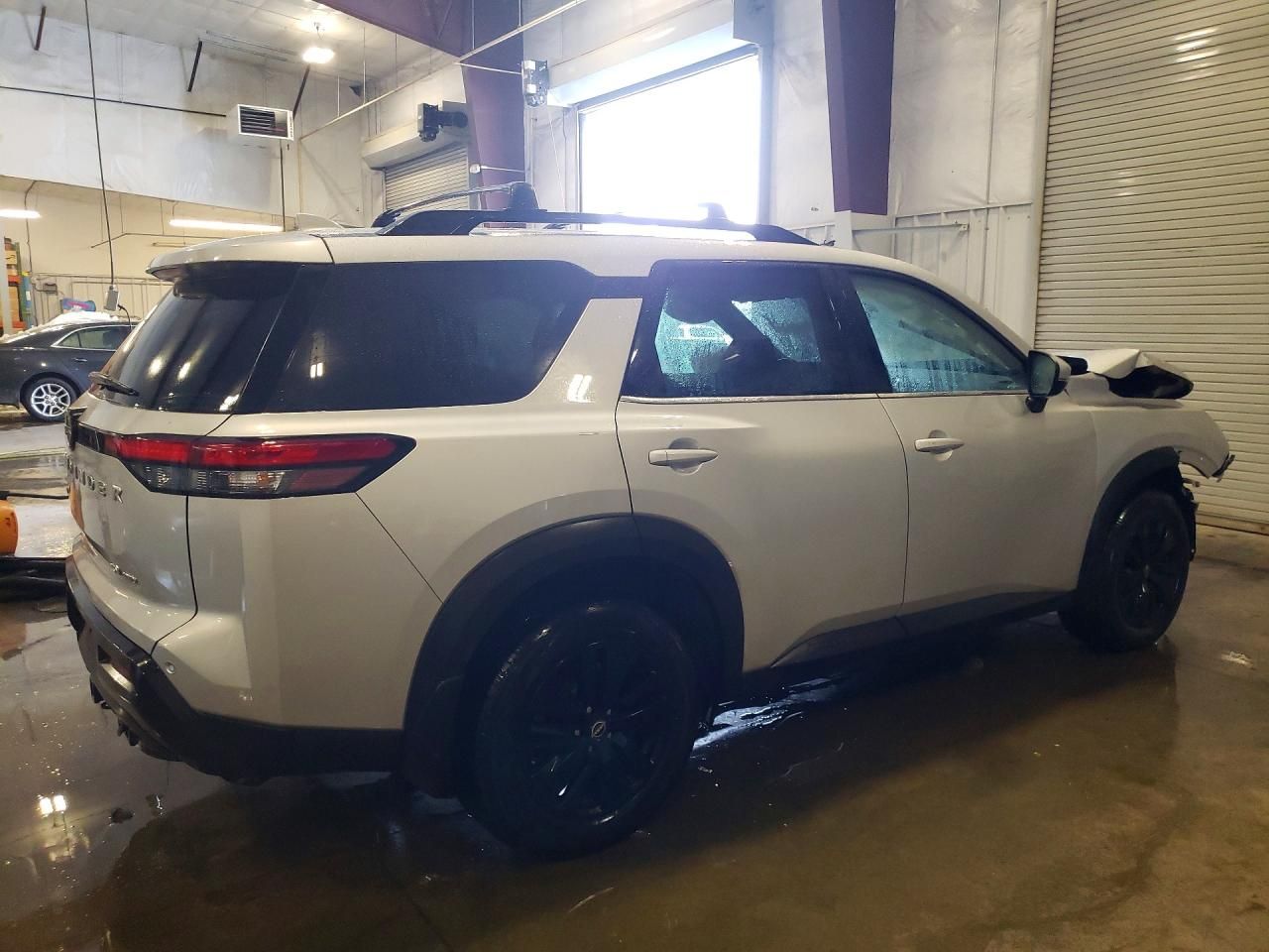 2022 Nissan Pathfinder sv